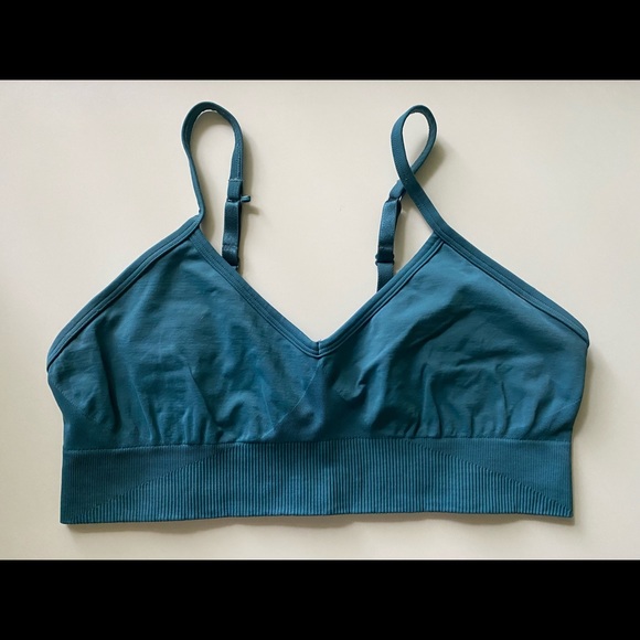 Lululemon Ebb to street C/D - Picture 2 of 4